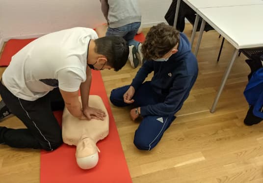 Online First Aid Courses and Apps: How to Choose the Right One?